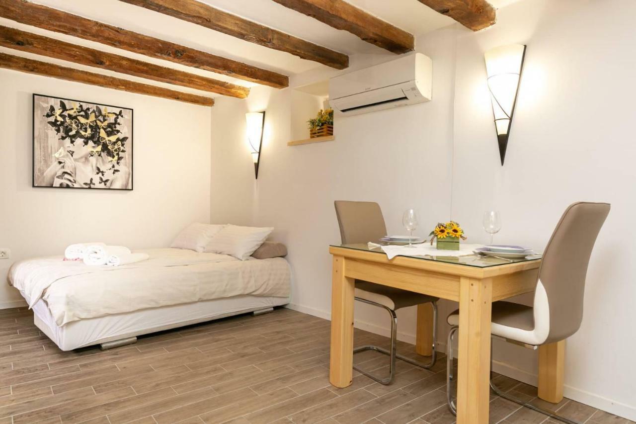 Studio Apartman Old Town Novi Vinodolski Exteriör bild