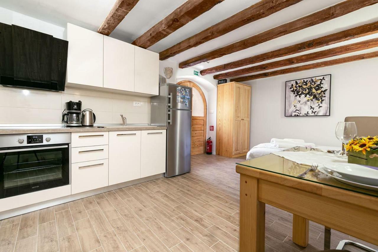 Studio Apartman Old Town Novi Vinodolski Exteriör bild